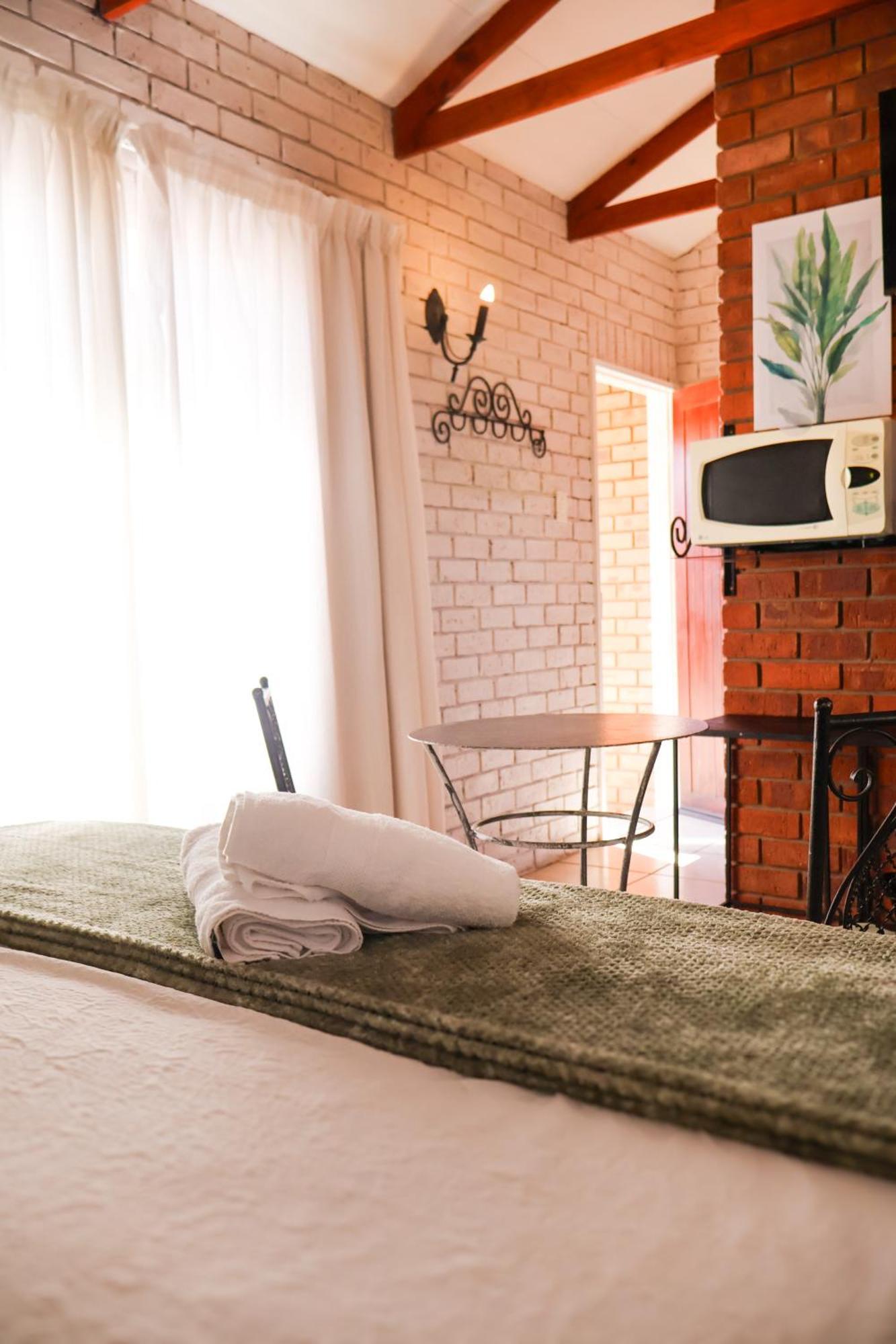 Bed and Breakfast Rooiberg View Кларенс Экстерьер фото