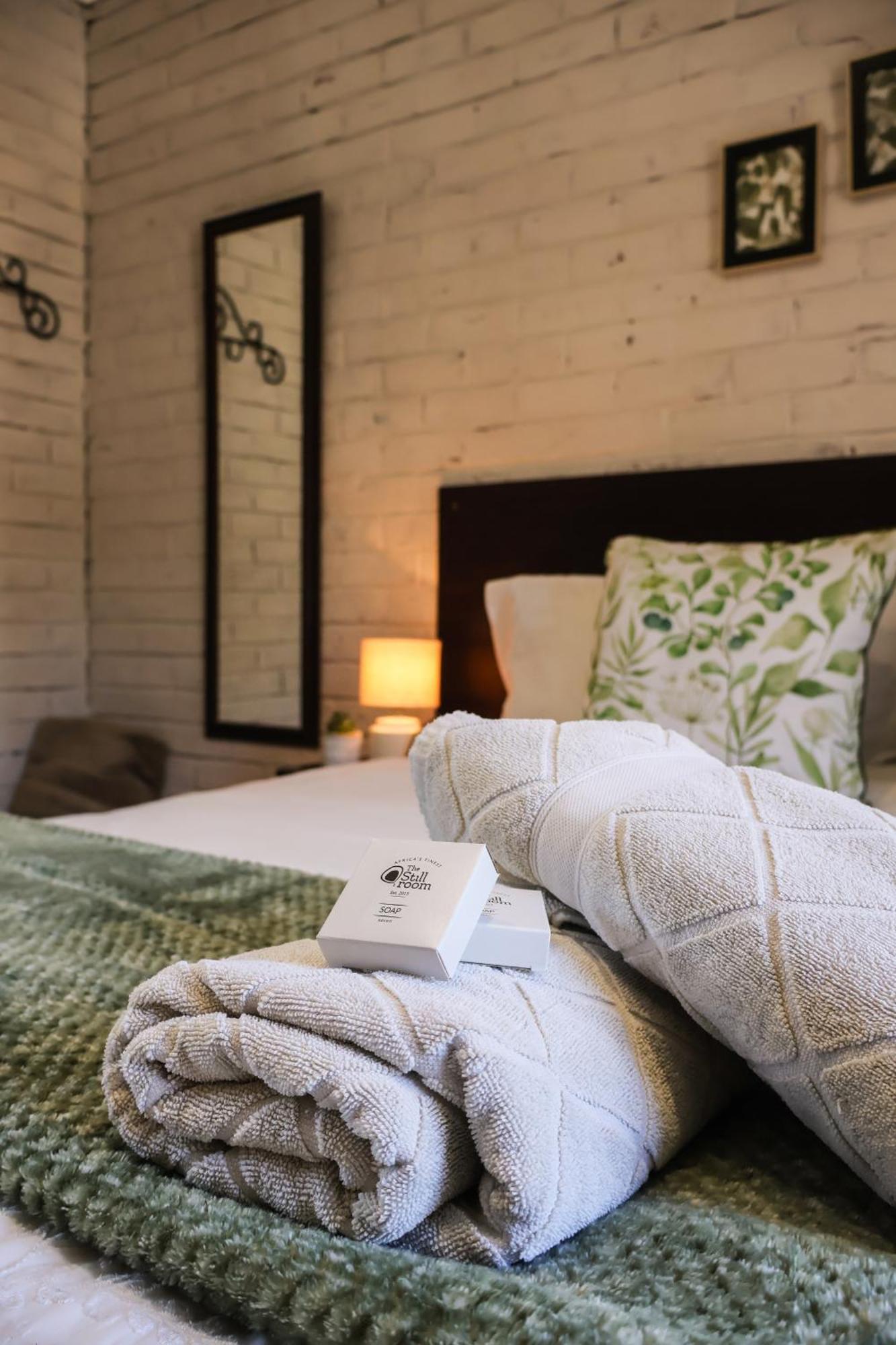 Bed and Breakfast Rooiberg View Кларенс Экстерьер фото