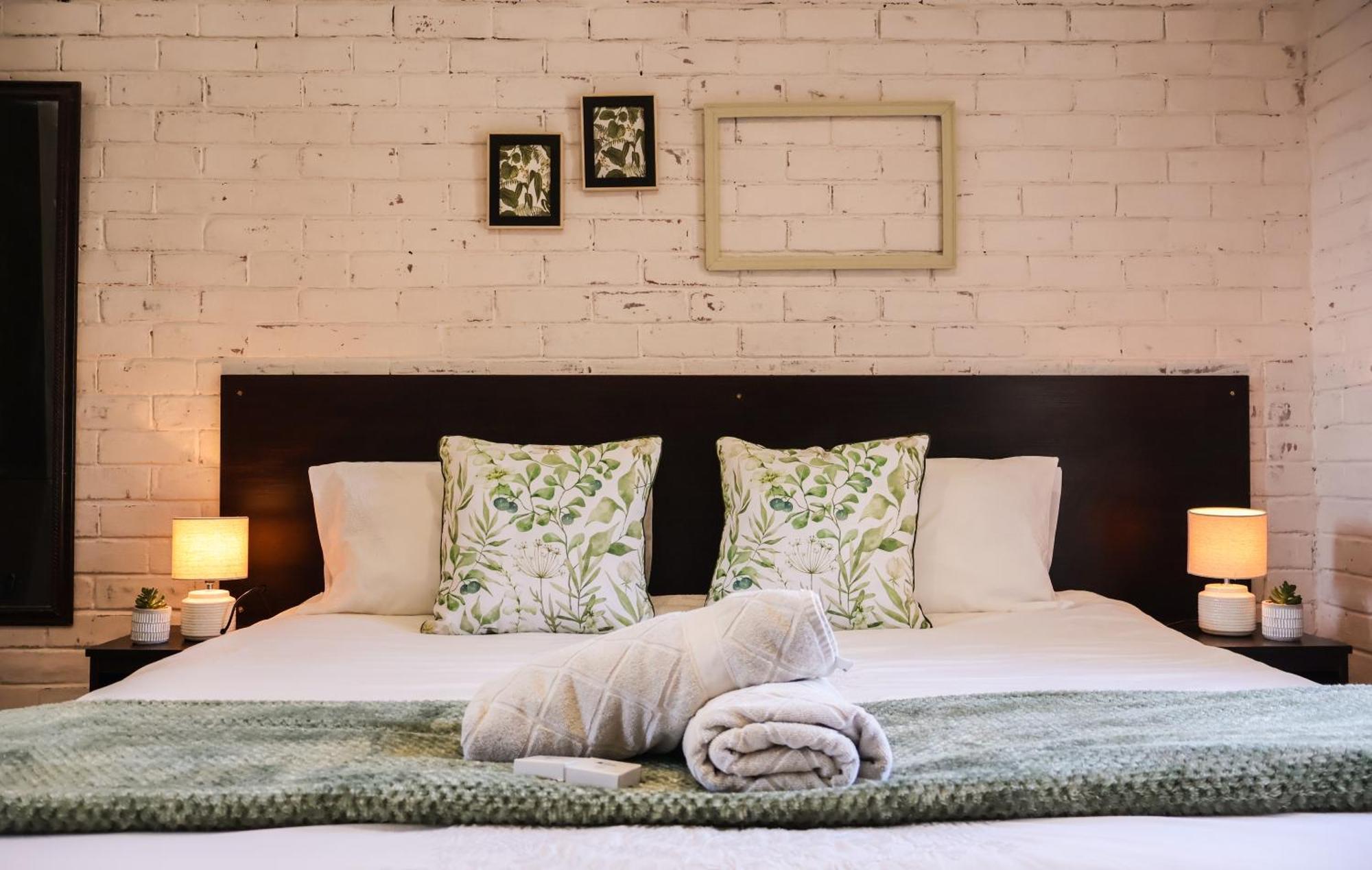 Bed and Breakfast Rooiberg View Кларенс Экстерьер фото