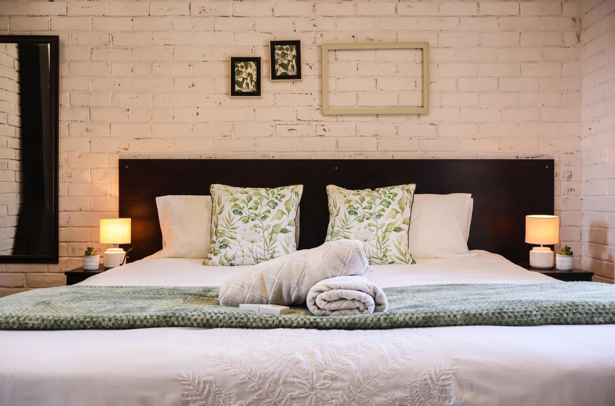 Bed and Breakfast Rooiberg View Кларенс Экстерьер фото