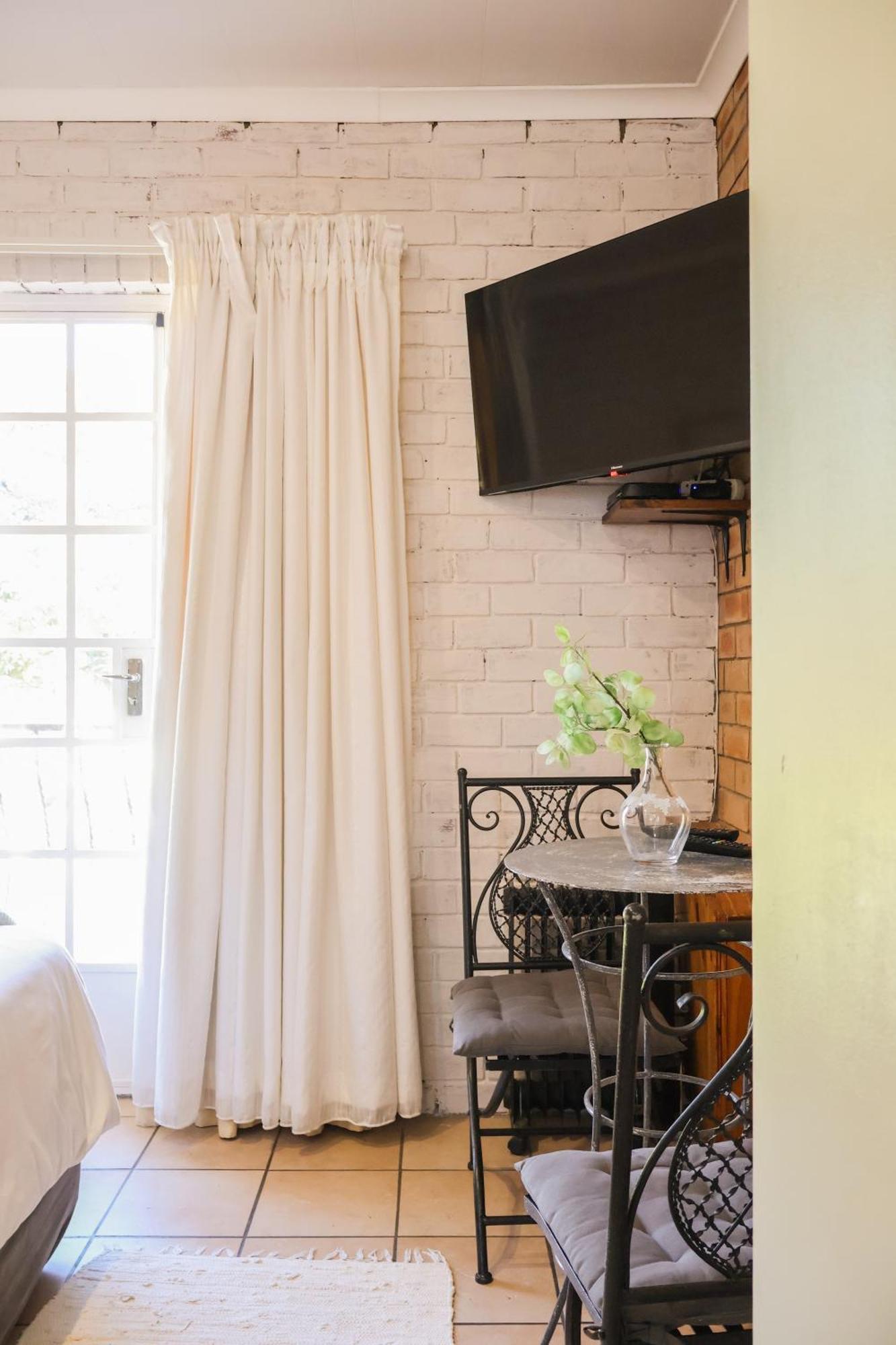 Bed and Breakfast Rooiberg View Кларенс Экстерьер фото