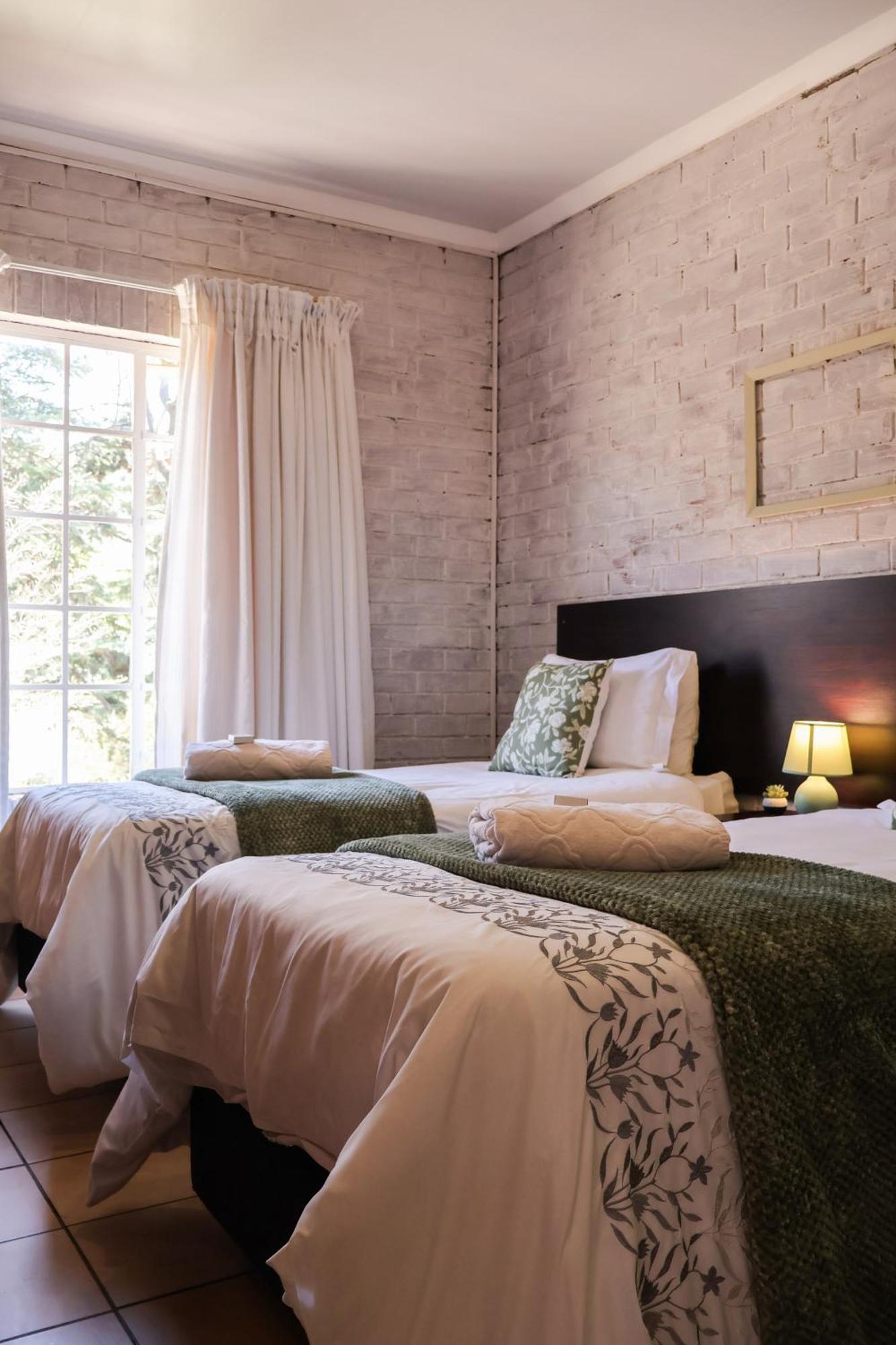 Bed and Breakfast Rooiberg View Кларенс Экстерьер фото