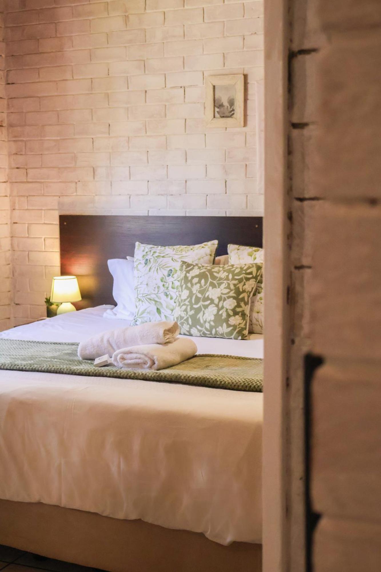 Bed and Breakfast Rooiberg View Кларенс Экстерьер фото