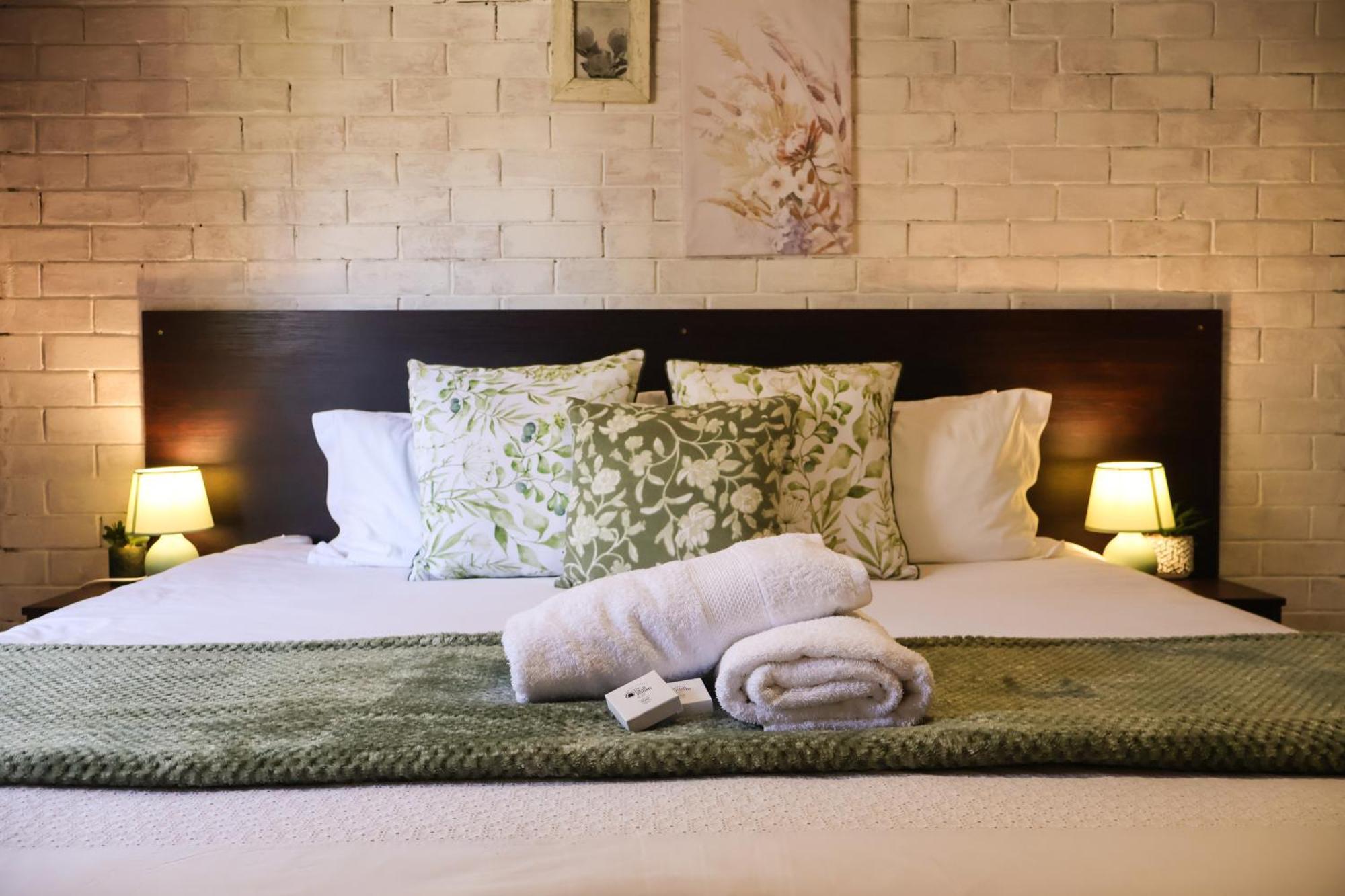 Bed and Breakfast Rooiberg View Кларенс Экстерьер фото